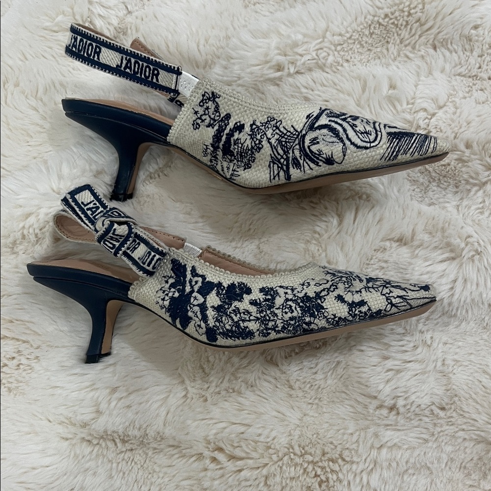 Dior Black and Cream Floral Slingback Heels - Picture 3 of 4
